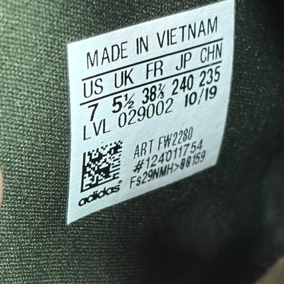 Adidas NMD R1 Princess Leia Star Wars Women's Green Camo Athletic Shoes Size 7 - Picture 8 of 8